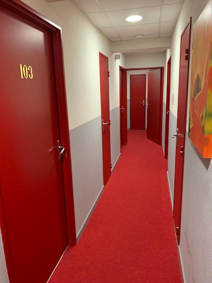 Hotel Les Commercants Клермон-Ферран Экстерьер фото