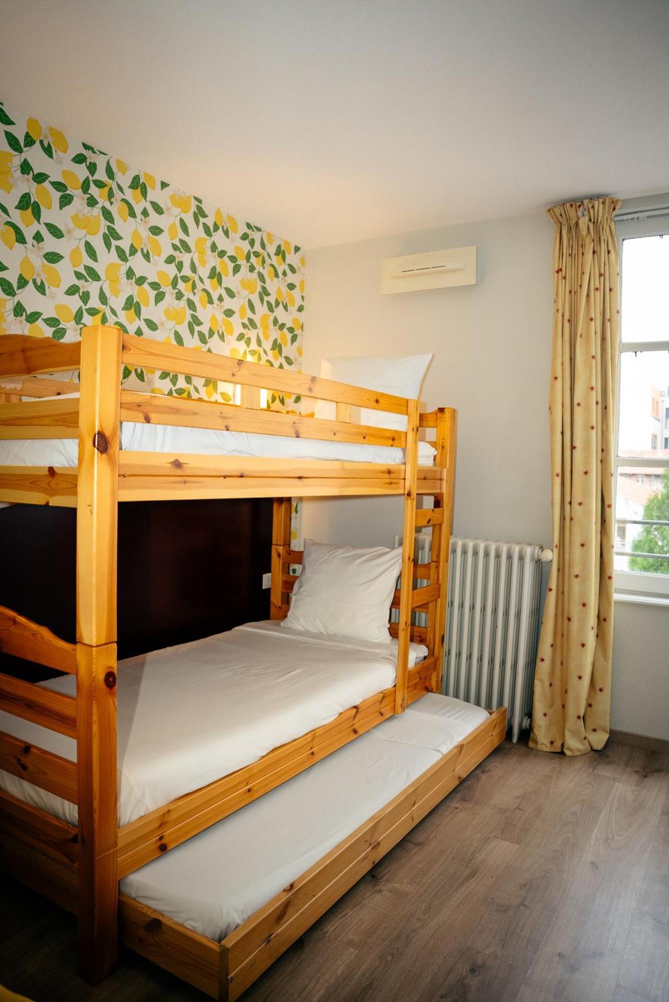 Hotel Les Commercants Клермон-Ферран Экстерьер фото