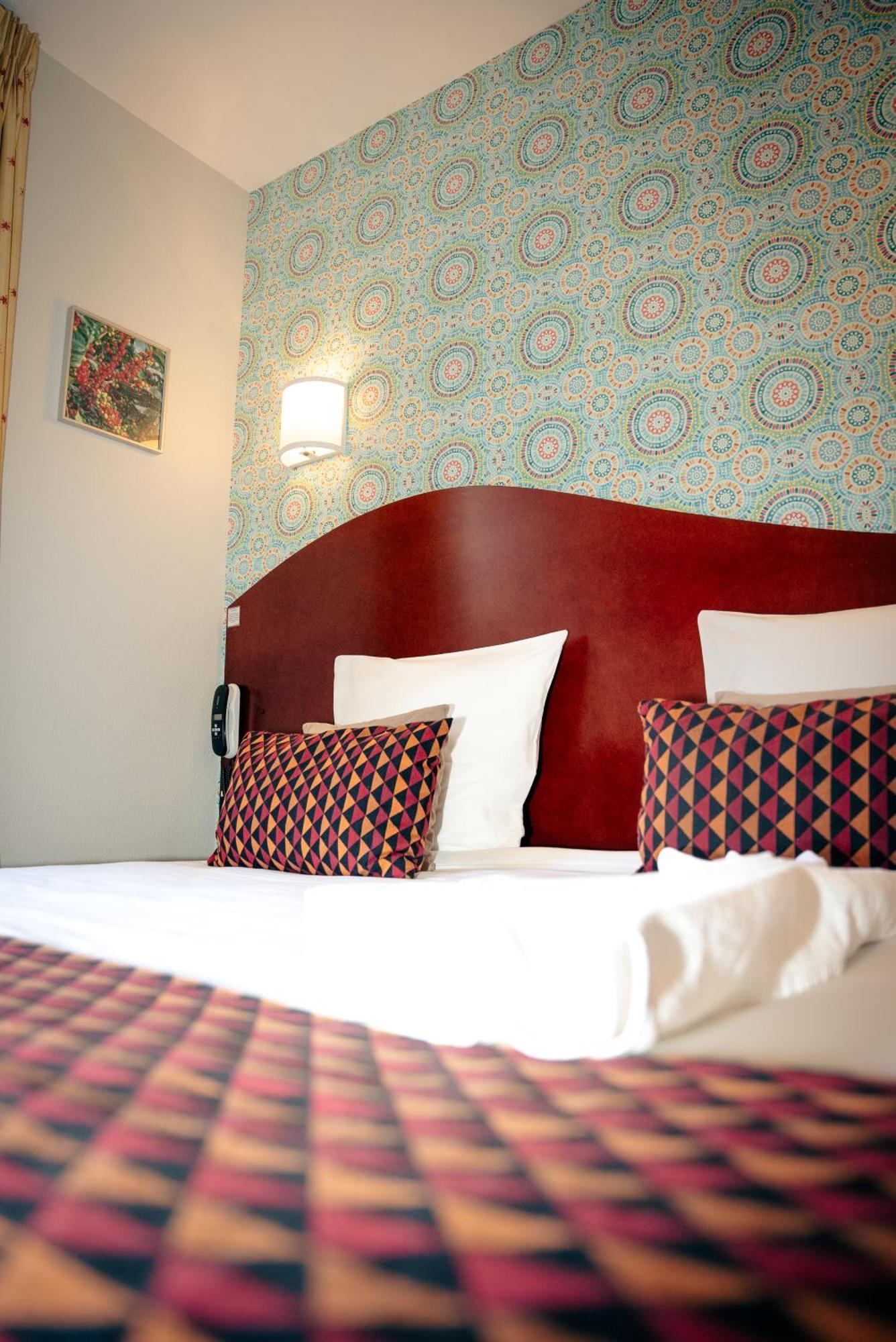 Hotel Les Commercants Клермон-Ферран Экстерьер фото