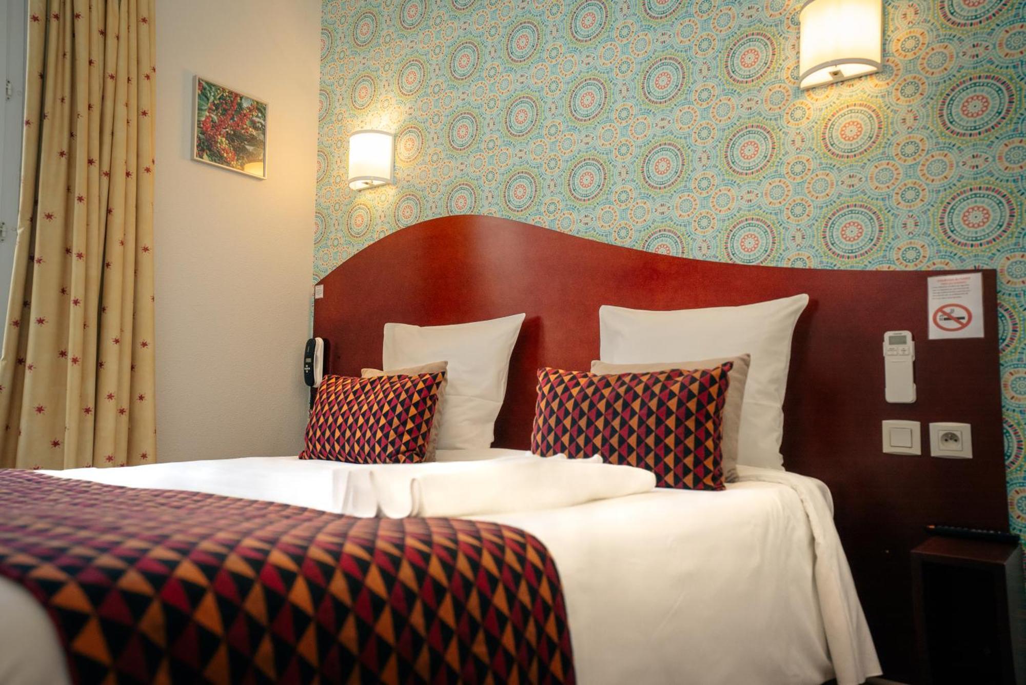 Hotel Les Commercants Клермон-Ферран Экстерьер фото