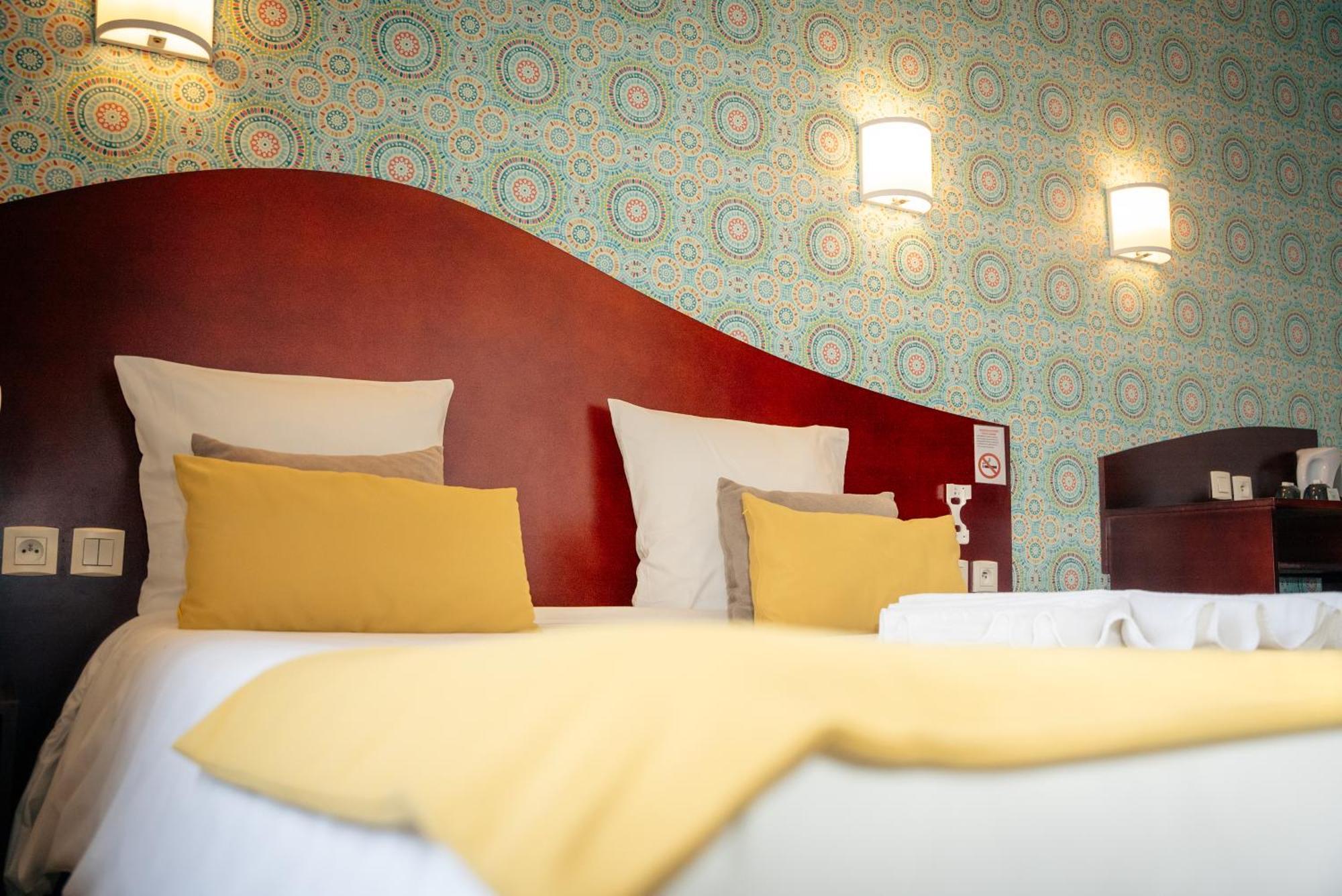 Hotel Les Commercants Клермон-Ферран Экстерьер фото