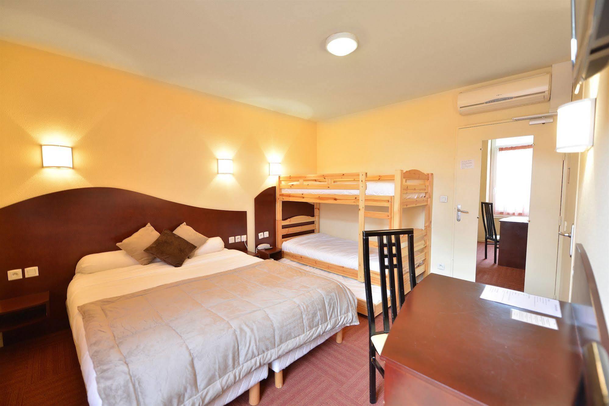 Hotel Les Commercants Клермон-Ферран Экстерьер фото