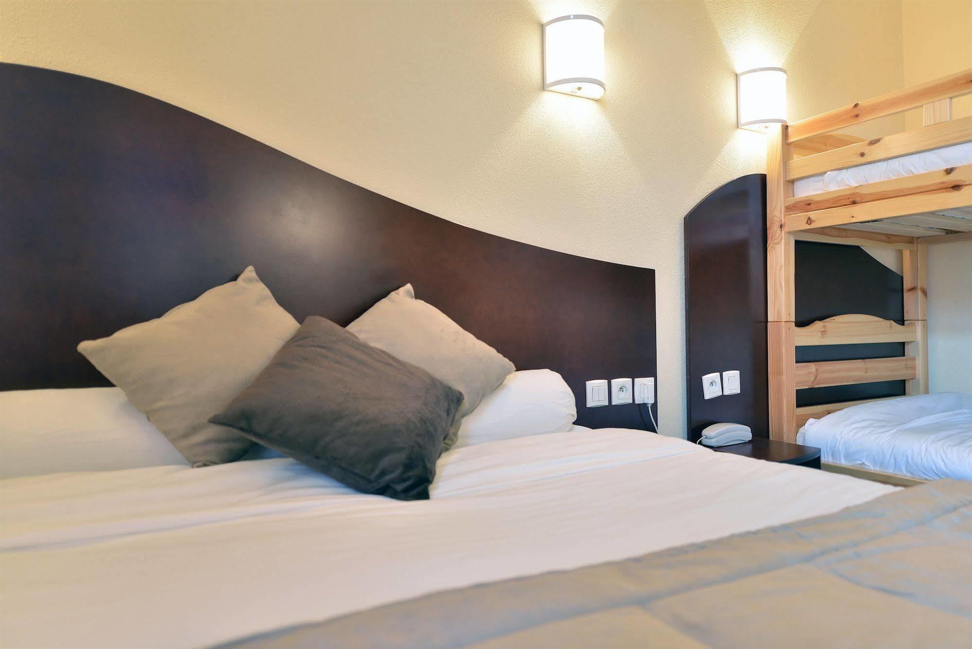 Hotel Les Commercants Клермон-Ферран Экстерьер фото